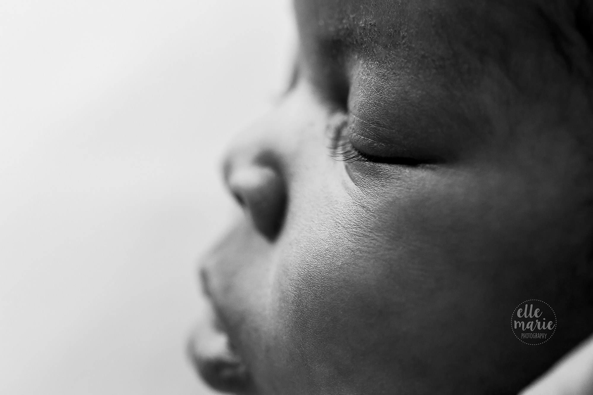 profile photo of newborn baby macro lashes